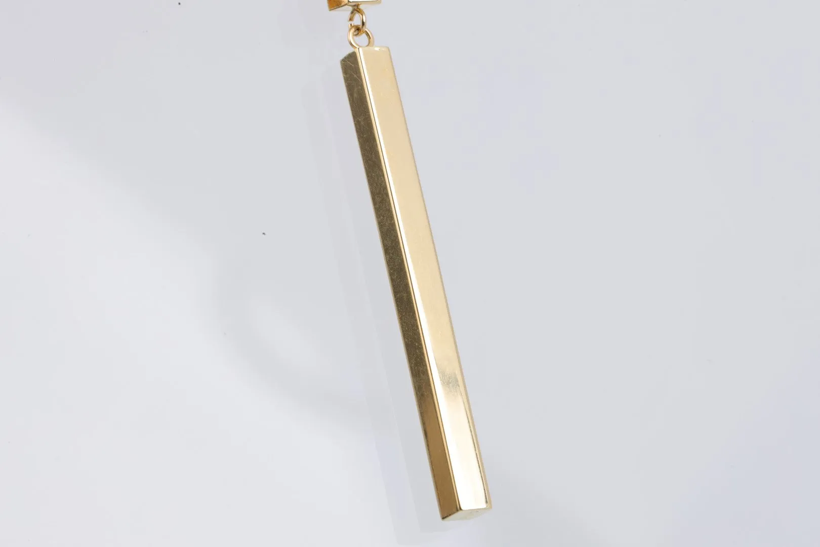 18" 18k Yellow Gold Bar Pendant Necklace (2.05g.)