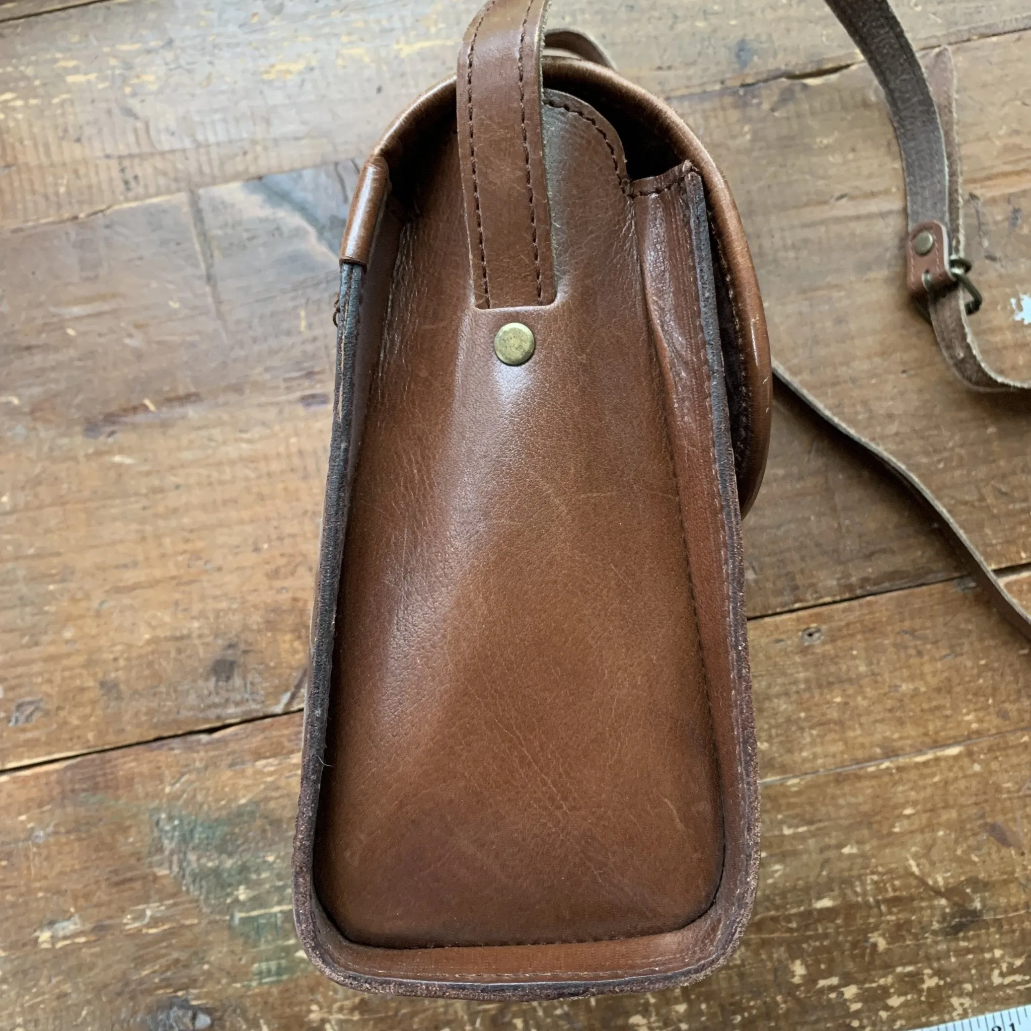 1970s Brown Leather Crossbody Purse with Basket Weave Opening. Perfect Fall Boho Handbag.