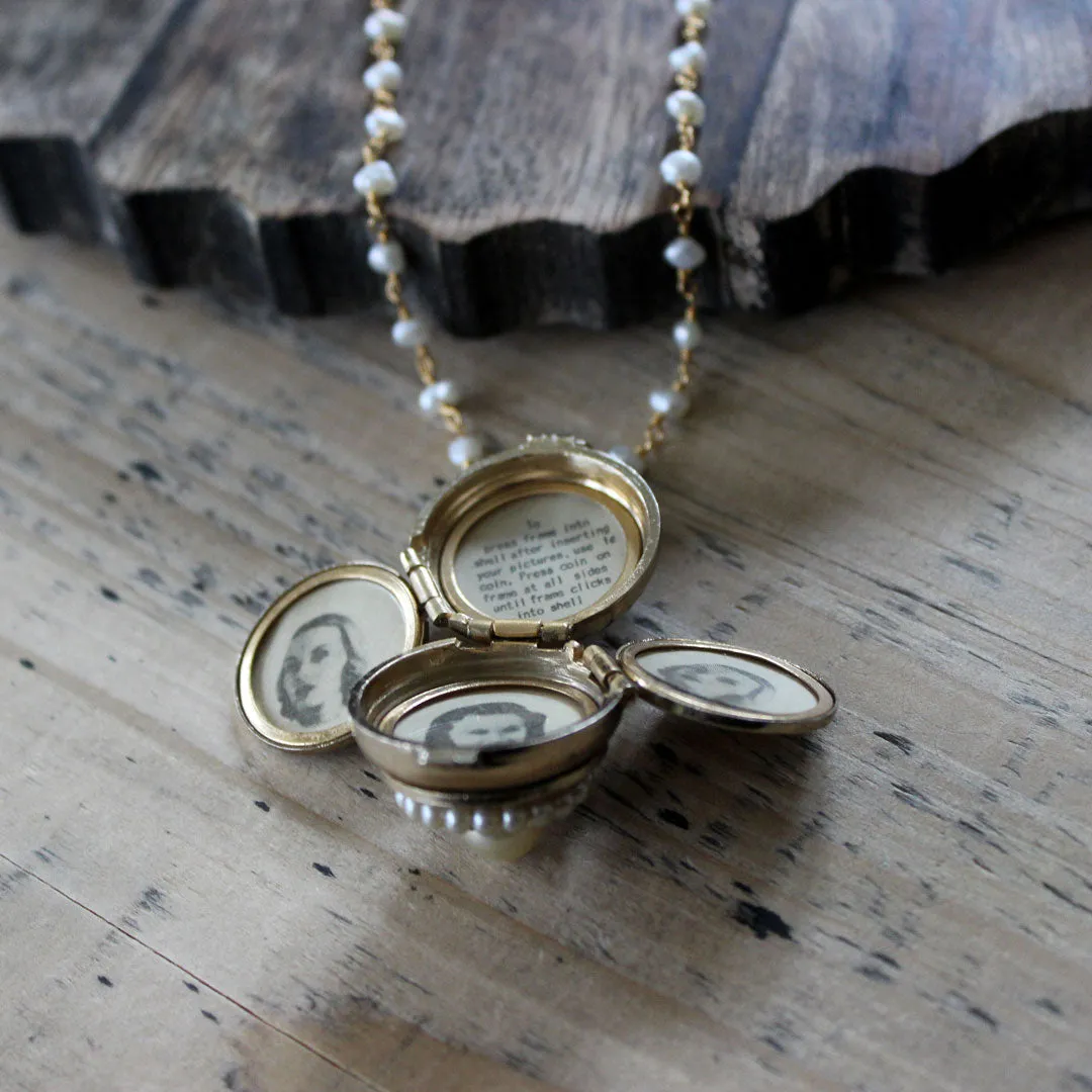 Blue Coro Pearl Locket