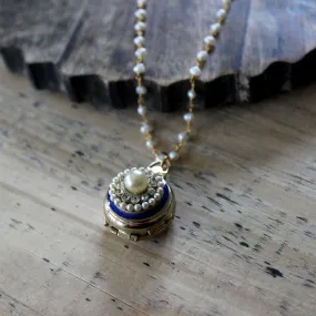 Blue Coro Pearl Locket