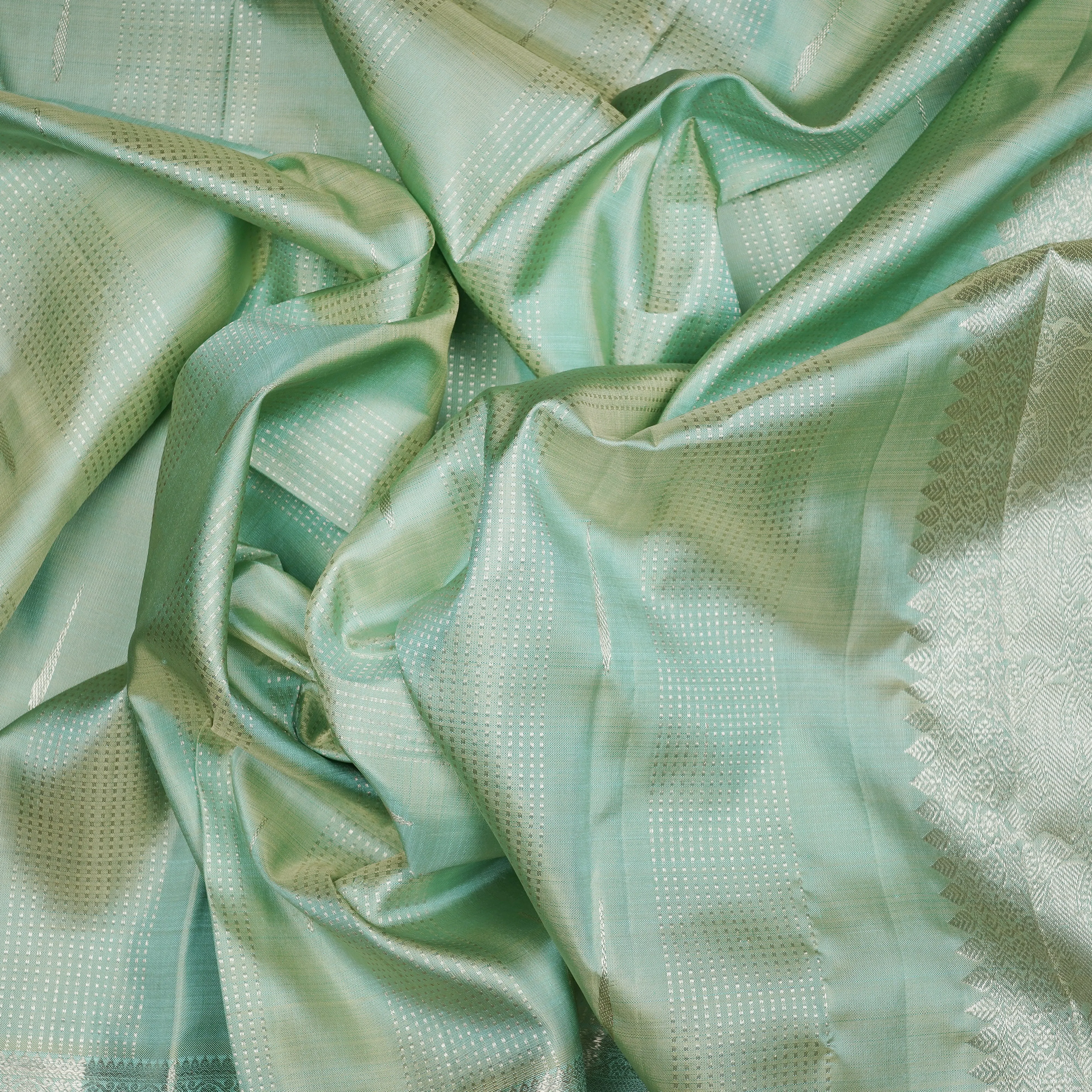 Handwoven Green Kanjivaram Silk Saree - 2126T010571DSC