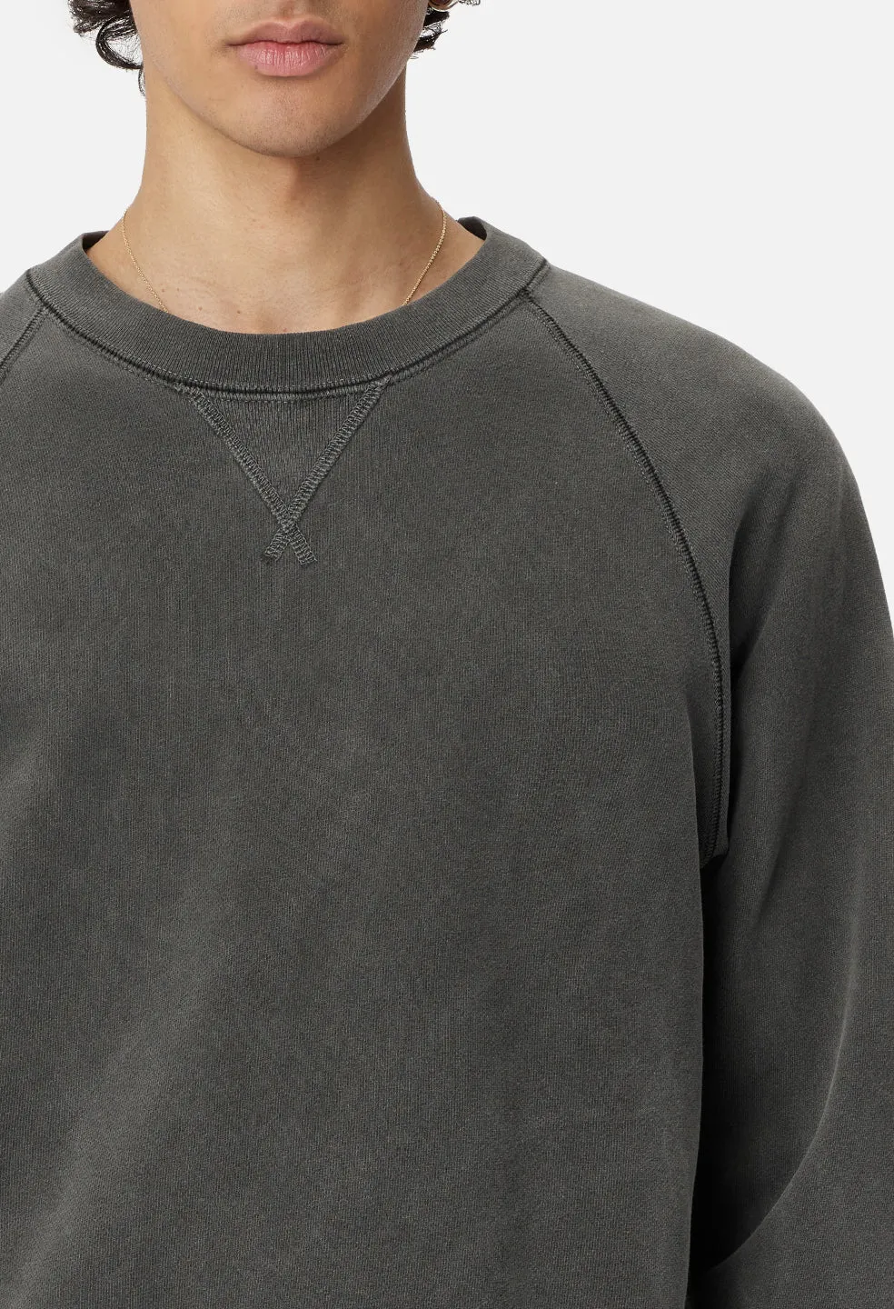 Loose Stitch Raglan Crew / Washed Black