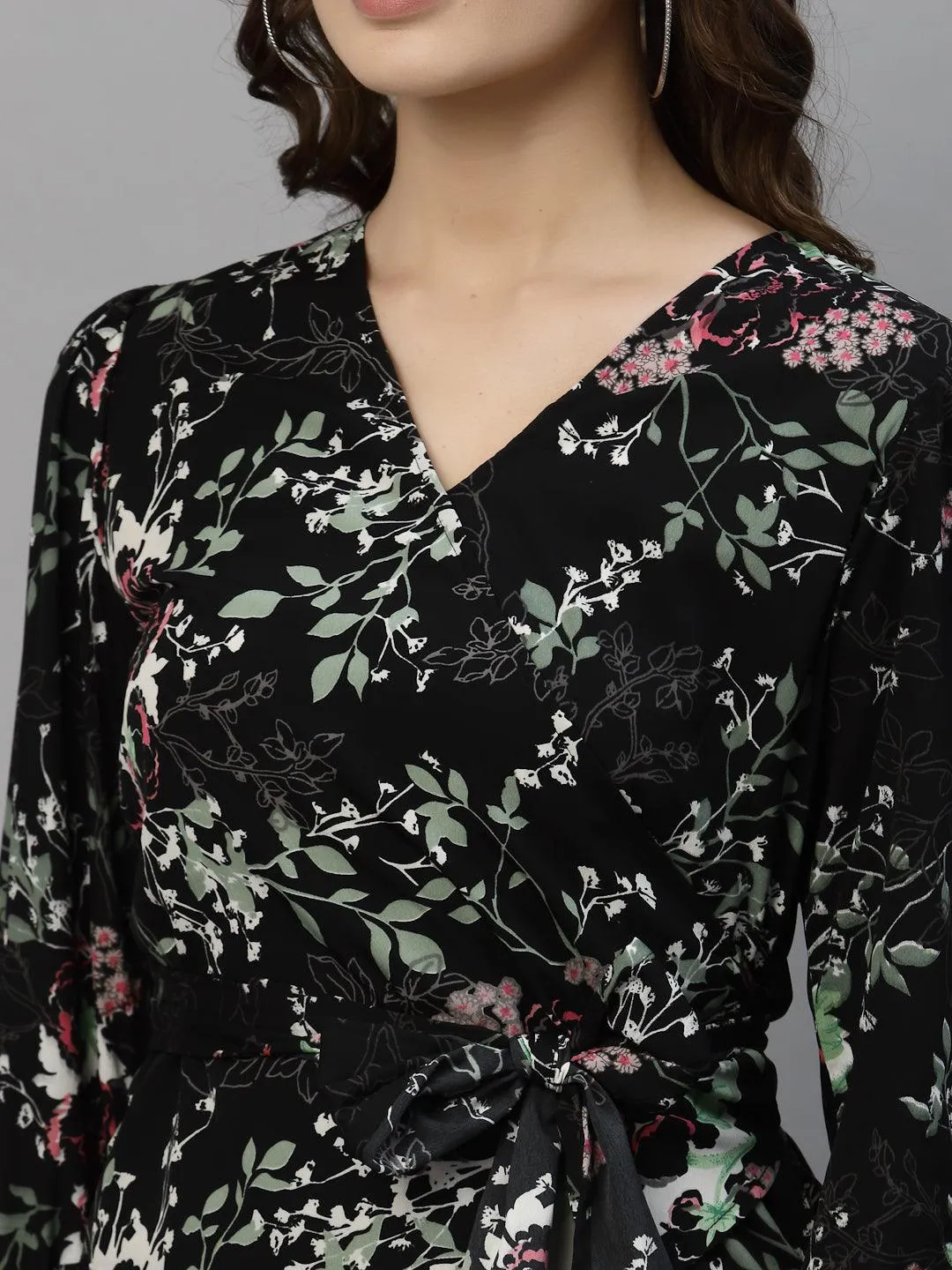 Style Quotient Women Black and multi Floral Printed Polycrepe Smart Casual Top