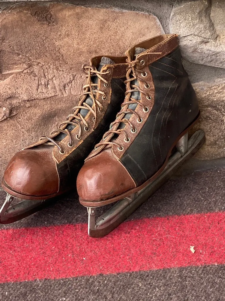 Vintage Mens Ice Hockey Skates with Suede Uppers