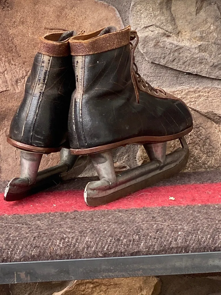 Vintage Mens Ice Hockey Skates with Suede Uppers